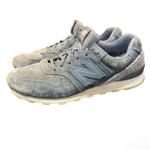 New Balance 696 Gray Suede Sneakers sz 8